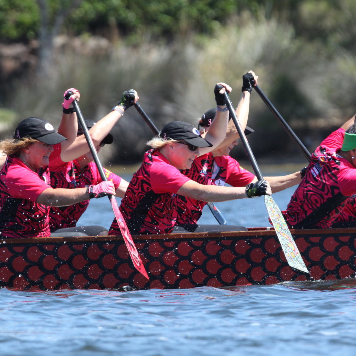 womens-fitness-after-breast-cancer-dragon-boat-paddling